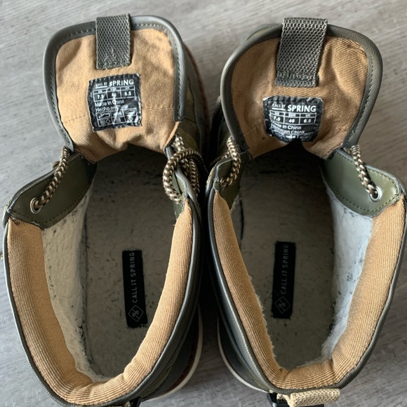 Boys shoes size 7.5 (youth) - Picture 3 of 3